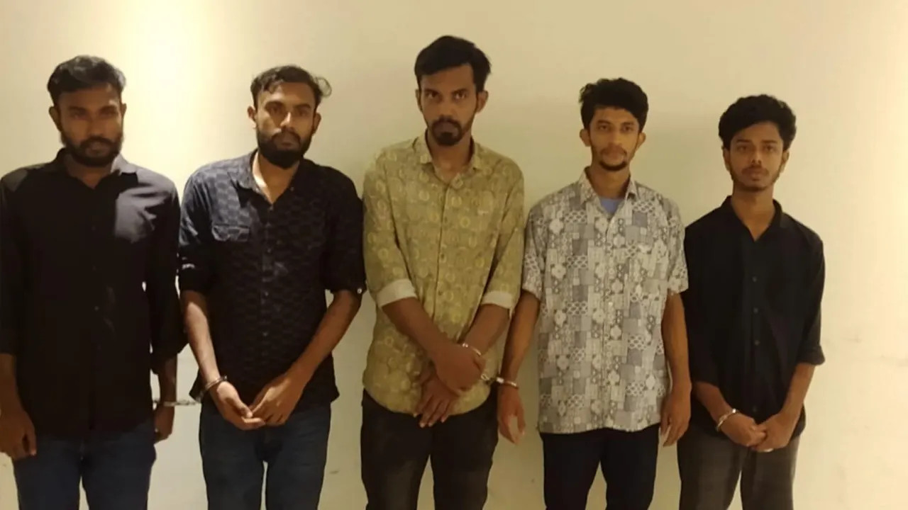 সমন্বয়ক পরিচয়ে গুলশানে চাঁদাবাজি, হাতেনাতে ধরা পড়লো ৫ জন