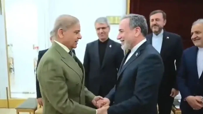 শেহবাজ শরিফের সঙ্গে ইরানি পররাষ্ট্রমন্ত্রীর বৈঠক