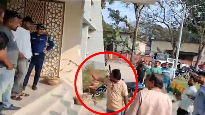 ওসির সামনে যুবদল নেতার বিরুদ্ধে চাঁদা দাবির অভিযোগ