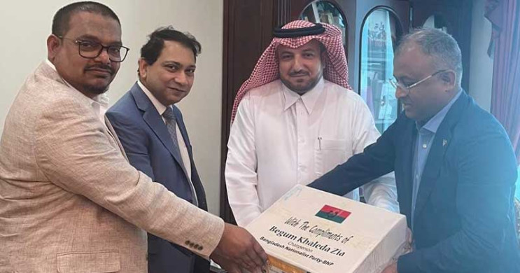 কাতারের আমির ও প্রধানমন্ত্রীর জন্য আম ও লিচু পাঠালেন খালেদা জিয়া