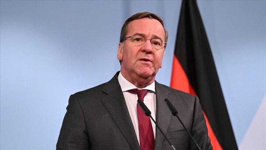 Germany ready to send troops to Ukraine: defense minister