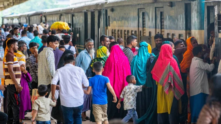 Trains back on track after railway staff ends protest