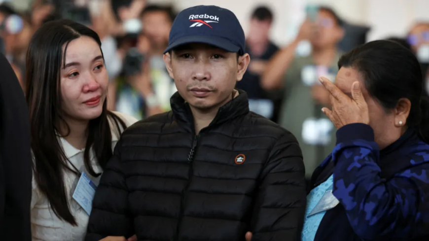 Tears of joy as freed Thai hostages arrive home