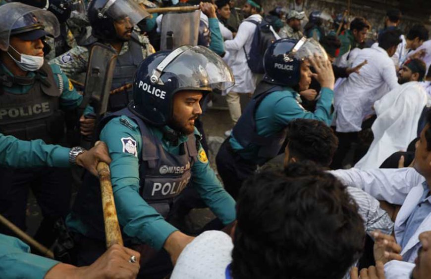 Police wield batons to disperse MATS protesters in Dhaka