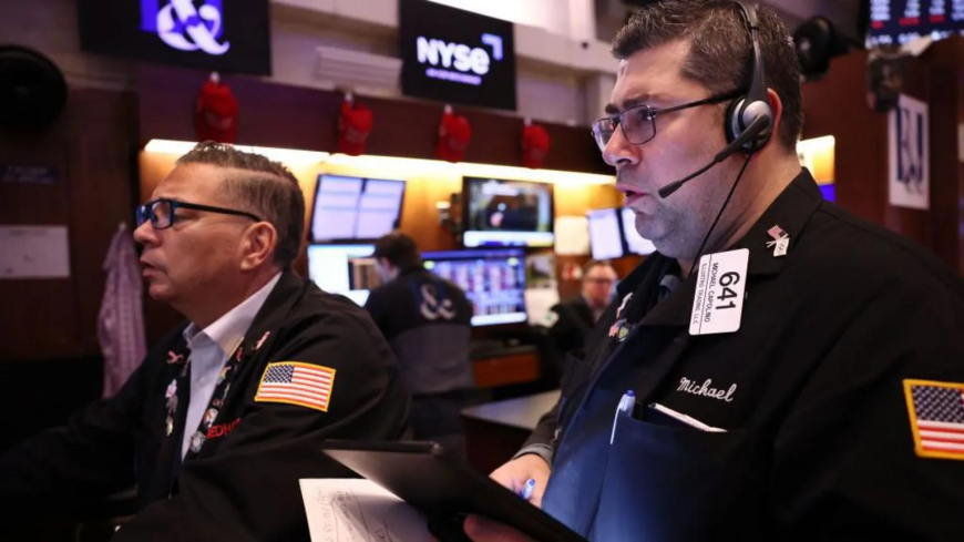 US stock markets fall amid trade war fears